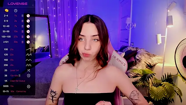 CharliGrace  online show from 06-04-26, 08:09