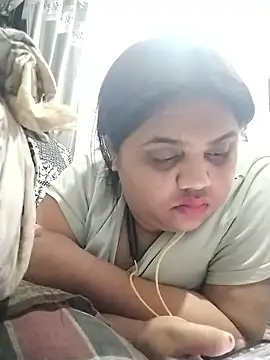 Snapshot of hotsilk21 chatting on 06-16-26, 08:33 hotsilk21 online show from 06-16-26, 08:33