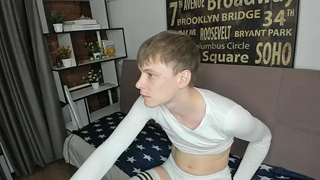 TwinkWhite online show from 05-19-26, 09:10