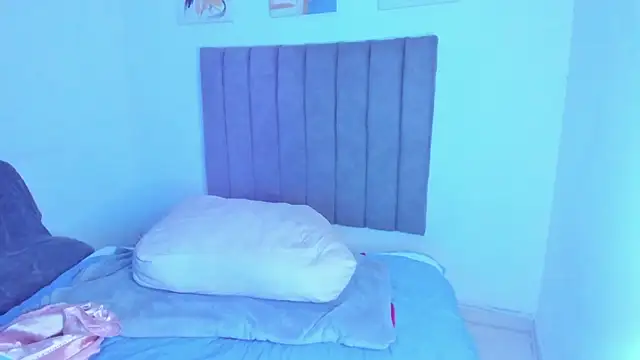 britanny jones1 online show from 04-15-26, 01:07