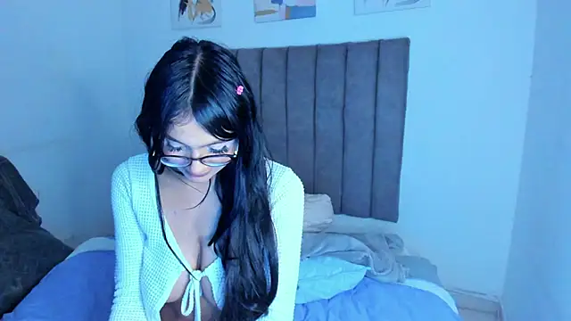 britanny jones1 online show from 04-16-26, 09:50