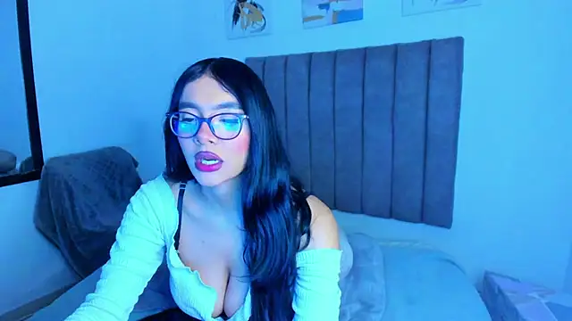 Snapshot of britanny_jones1 chatting on 06-03-26, 12:08 britanny jones1 online show from 06-03-26, 12:08