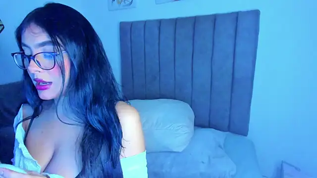 Snapshot of britanny_jones1 chatting on 07-14-26, 10:21 britanny jones1 online show from 07-14-26, 10:21