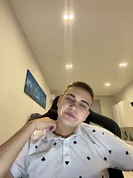 WARDEN w online show from 04-18-26, 07:07