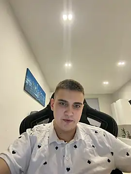 WARDEN w online show from 04-18-26, 07:58