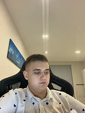 WARDEN w online show from 04-19-26, 06:54