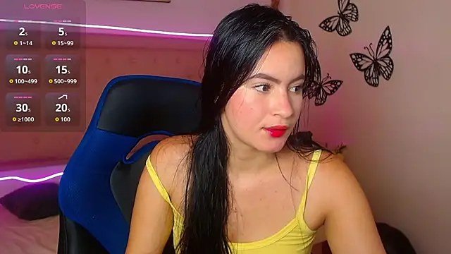Snapshot of rosaleia_ chatting on 05-28-26, 03:59 rosaleia online show from 05-28-26, 03:59