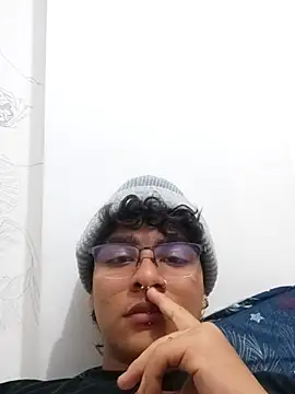 Snapshot of xhecho_uzumaki chatting on 04-22-26, 03:31 xhecho uzumaki online show from 04-22-26, 03:31