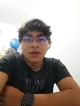 Snapshot of xhecho_uzumaki chatting on 05-10-26, 04:28 xhecho uzumaki online show from 05-10-26, 04:28