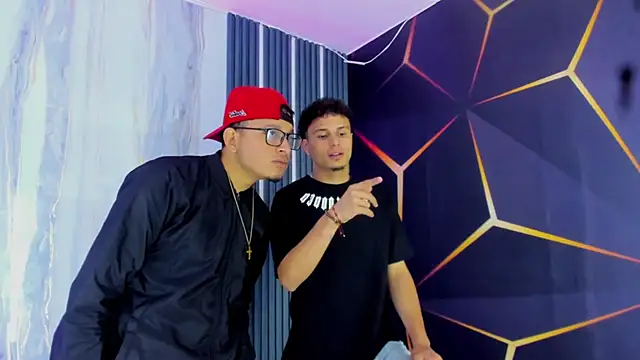 Snapshot of The_King_Swit chatting on 04-14-26, 09:21 The King Swit online show from 04-14-26, 09:21