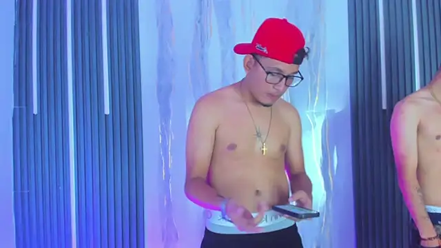 Snapshot of The_King_Swit chatting on 04-15-26, 04:47 The King Swit online show from 04-15-26, 04:47