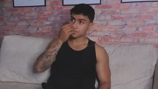 AARON SKYLON online show from 04-17-26, 11:52