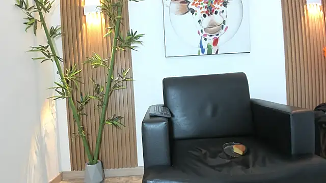Snapshot of Flor_pink chatting on 05-16-26, 10:36 Flor pink online show from 05-16-26, 10:36