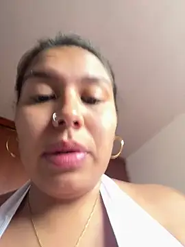Iam-sophia27 online show from 05-21-26, 04:36