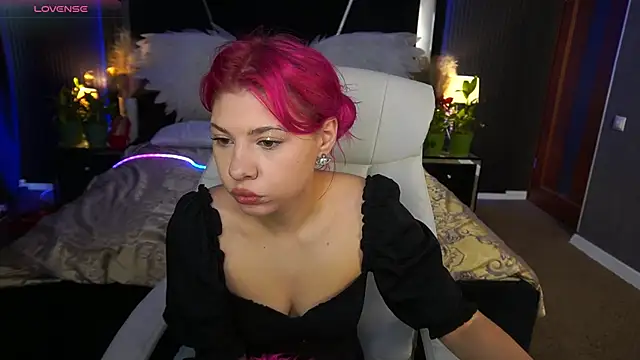 PinkyTrix online show from 04-25-26, 12:41