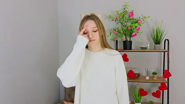 Lilia Redy online show from 04-15-26, 10:11