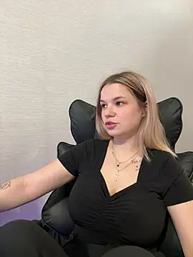 KimEvanss online show from 06-26-26, 05:23