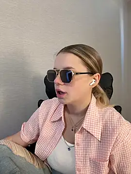 KimEvanss online show from 06-27-26, 05:12