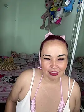 Snapshot of Alma_milf_co chatting on 04-15-26, 02:07 Alma milf co online show from 04-15-26, 02:07