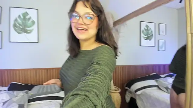 AMBERBENELLI online show from 04-18-26, 03:32