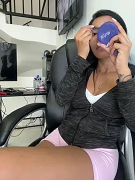 AMARA21 online show from 04-17-26, 01:14