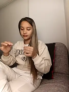 Miss Taniac online show from 04-22-26, 01:19