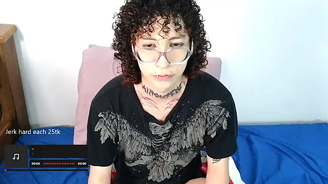 YourGothFemboy online show from 07-21-26, 09:28