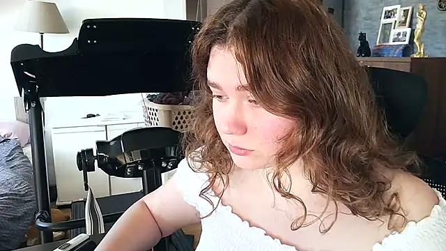 AmeliFoxi online show from 05-01-26, 10:53