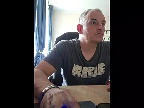 Snapshot of Piotr481 chatting on 07-04-26, 02:01 Piotr481 online show from 07-04-26, 02:01