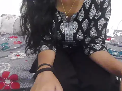Snapshot of Malikaaa_V chatting on 07-29-26, 06:39 Malikaaa V online show from 07-29-26, 06:39