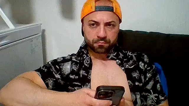 Snapshot of colaandgin chatting on 06-23-26, 11:14 colaandgin online show from 06-23-26, 11:14