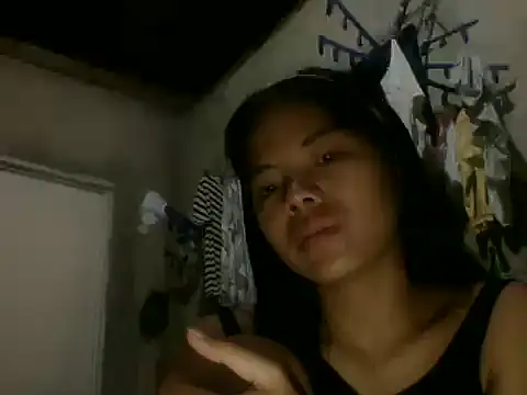 Snapshot of trixiavia chatting on 04-13-26, 03:17 trixiavia online show from 04-13-26, 03:17