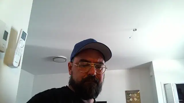 Snapshot of Danos47x chatting on 04-12-26, 04:23 Danos47x online show from 04-12-26, 04:23