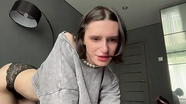 Niky Long online show from 05-31-26, 01:07