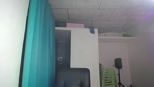 Snapshot of daira2006 chatting on 04-14-26, 04:29 daira2006 online show from 04-14-26, 04:29