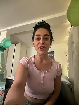 CurlyRouge online show from 04-29-26, 11:00