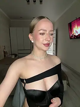 AlisaPearl online show from 04-19-26, 07:38