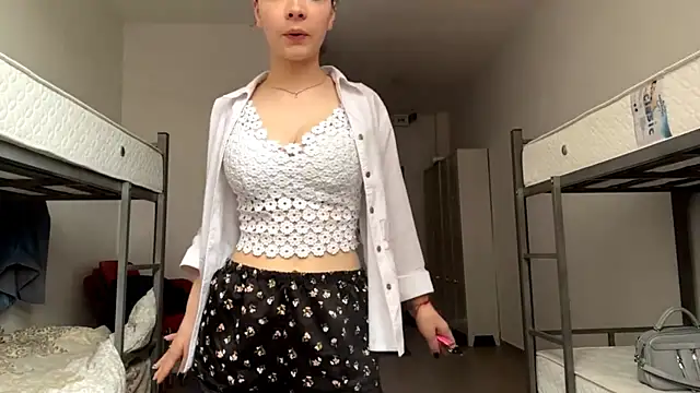 SharieLangan online show from 04-26-26, 07:39