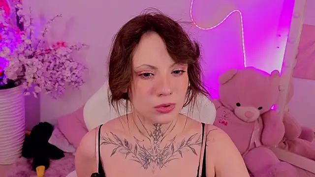 EricaMoonn online show from 05-18-26, 09:37