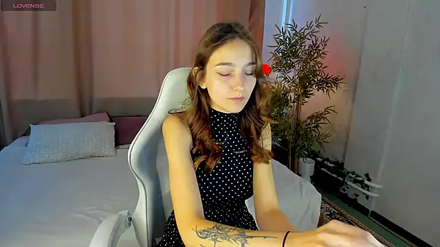Snapshot of alis_tauber chatting on 07-27-26, 09:16 alis tauber online show from 07-27-26, 09:16