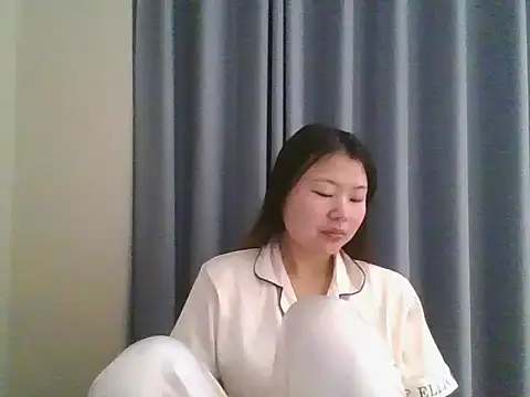 Snapshot of HJW2002 chatting on 04-15-26, 05:58 HJW2002 online show from 04-15-26, 05:58