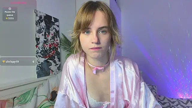 Snapshot of Tessa_Shy_ chatting on 07-15-26, 06:13 Tessa Shy online show from 07-15-26, 06:13