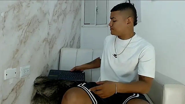 Dante  jons online show from 05-25-26, 03:56