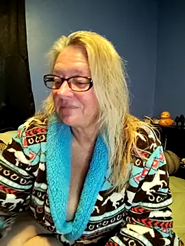 Snapshot of RavensLove chatting on 05-17-26, 11:45 RavensLove online show from 05-17-26, 11:45