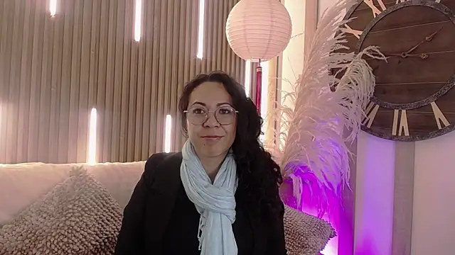 Snapshot of Velvet_Curly chatting on 05-12-26, 12:35 Velvet Curly online show from 05-12-26, 12:35