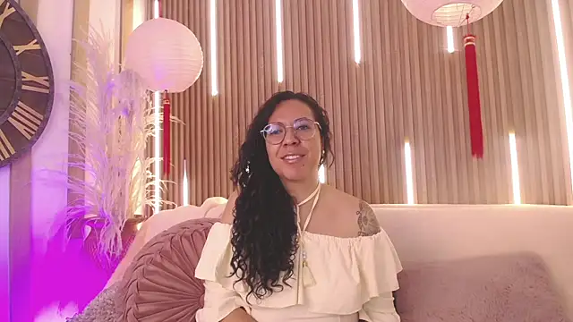 Snapshot of Velvet_Curly chatting on 05-14-26, 12:23 Velvet Curly online show from 05-14-26, 12:23