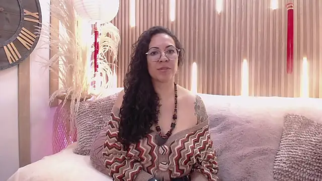 Snapshot of Velvet_Curly chatting on 05-15-26, 12:45 Velvet Curly online show from 05-15-26, 12:45