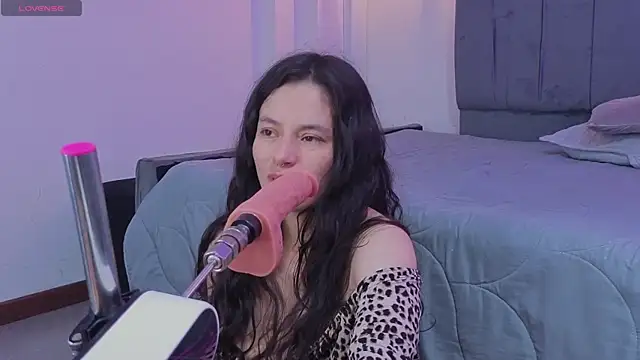 Snapshot of Samantha_bloww1 chatting on 04-28-26, 03:44 Samantha bloww1 online show from 04-28-26, 03:44
