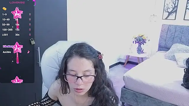 Snapshot of Samantha_bloww1 chatting on 06-12-26, 02:43 Samantha bloww1 online show from 06-12-26, 02:43