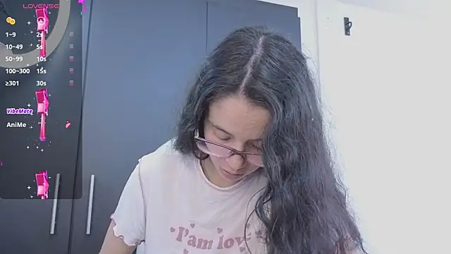 Snapshot of Samantha_bloww1 chatting on 06-20-26, 02:58 Samantha bloww1 online show from 06-20-26, 02:58